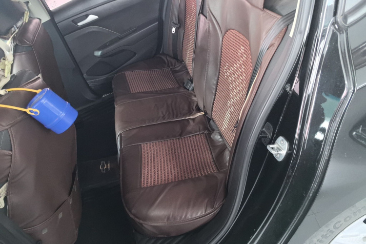 雪佛兰 科沃兹 2019款 320 自动欣享天窗版中控内饰21