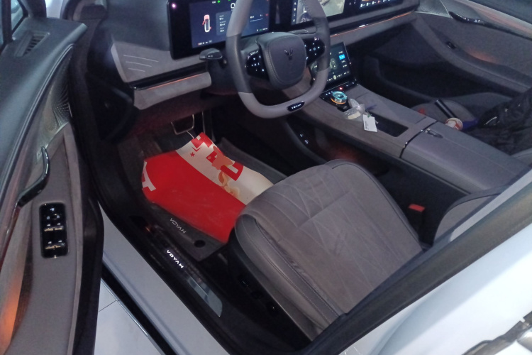 岚图汽车 岚图追光 2023款 四驱长续航版局部细节19