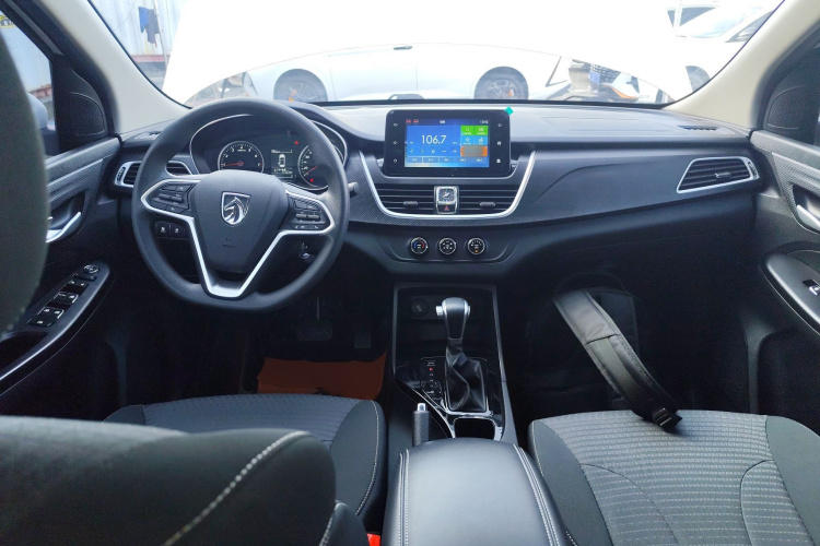 宝骏730 2021款 1.5T CVT时尚型 7座中控内饰12