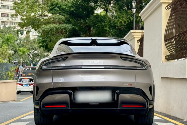 小米汽车 小米YU7 2025款 超长续航高性能四驱Max版车身外观6005