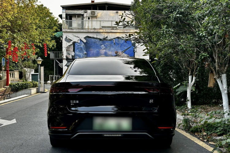 比亚迪 汉 2022款 EV 创世版 715KM前驱旗舰型车身外观6004