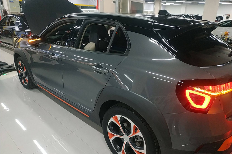 领克02 2018款 1.5T DCT两驱耀Pro版 国V车身外观4