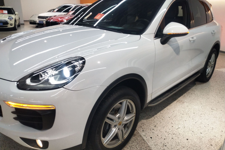 保时捷 2015款 Cayenne 3.0T车身外观4