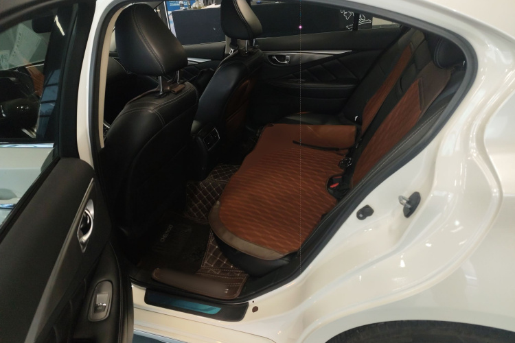 英菲尼迪Q50L 2018款 2.0T 逸享版 国V中控内饰21
