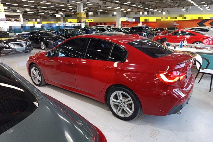 宝马1系 2019款 118i M运动套装车身外观4