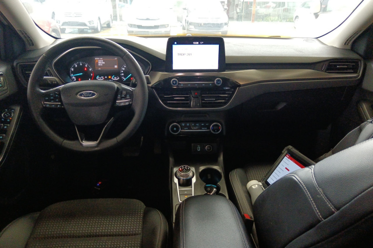 福特 福克斯 2020款 三厢 EcoBoost 180 自动锋潮型中控内饰12