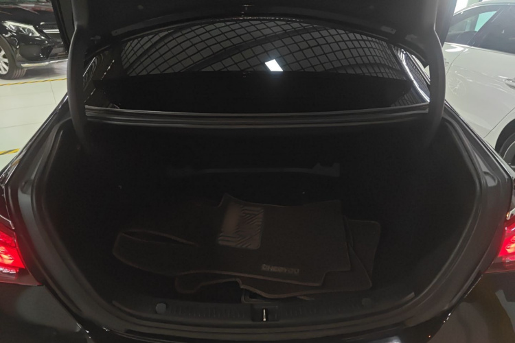 奔驰E级 2017款 E 200 L 4MATIC局部细节23