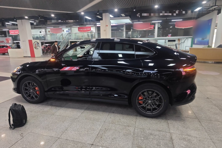 智己汽车 智己LS6 2025款 灵蜥智驾版车身外观4