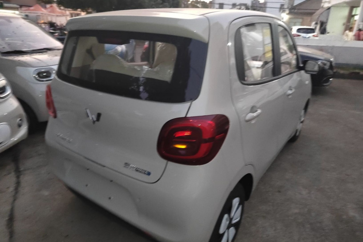 五菱汽车 宏光MINIEV 2025款 四门版 进阶款车身外观7