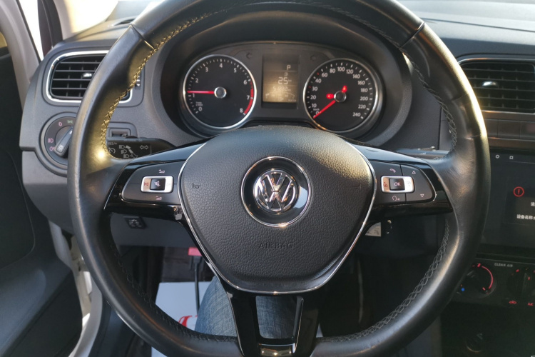 大众 Polo 2016款 1.6L 自动舒适型中控内饰13