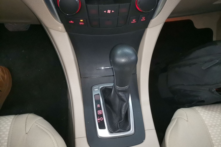 铃木 凯泽西 2011款 2.4L 两驱CVT标准版局部细节18