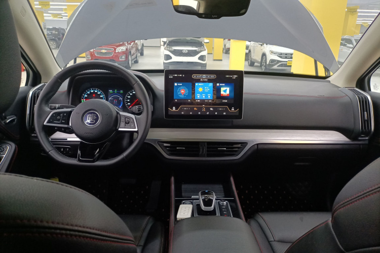 比亚迪 唐新能源 2018款 DM 2.0T 全时四驱智联创睿型 7座 国V中控内饰7002
