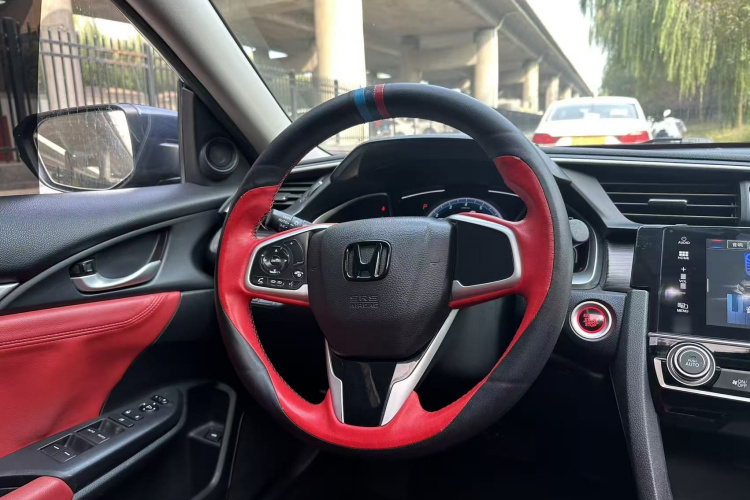 本田 思域 2019款 220TURBO CVT劲动版 国VI中控内饰7002