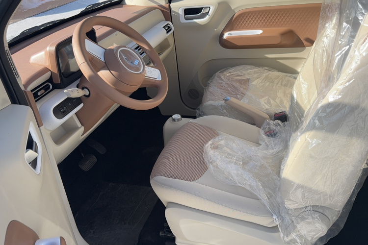 五菱汽车 宏光MINIEV 2024款 第三代 215km 青春版中控内饰7001