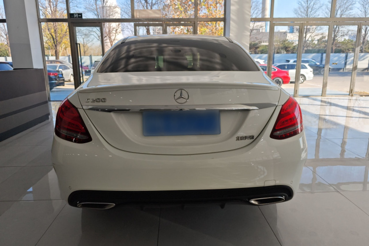 奔驰C级 2017款 C 200 运动版车身外观6