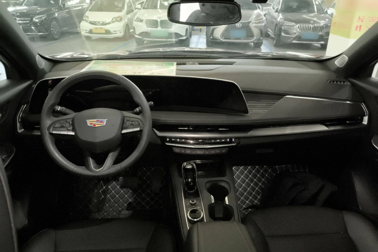 凯迪拉克XT4 2024款 28T 两驱豪华型中控内饰12