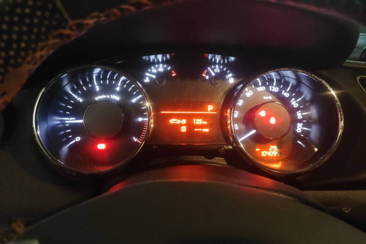 标致3008 2013款 2.0L 自动经典版局部细节14