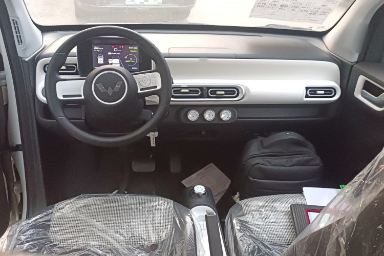 五菱汽车 宏光MINIEV 2024款 第三代 215km 青春版中控内饰12