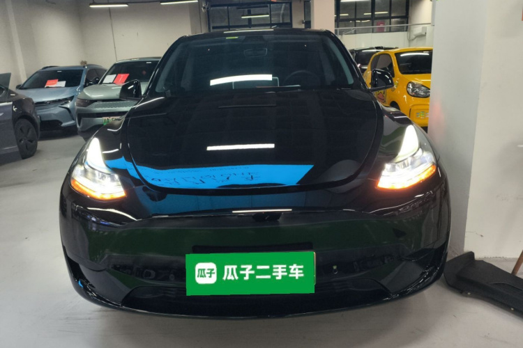 特斯拉 Model Y 2023款 后轮驱动版车身外观2