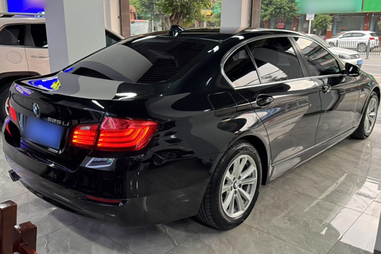 宝马5系 2017款 520Li 典雅型车身外观6004