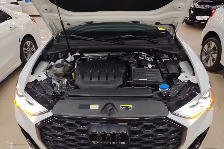 奥迪Q3 Sportback 2022款 40 TFSI 时尚型机舱底盘24