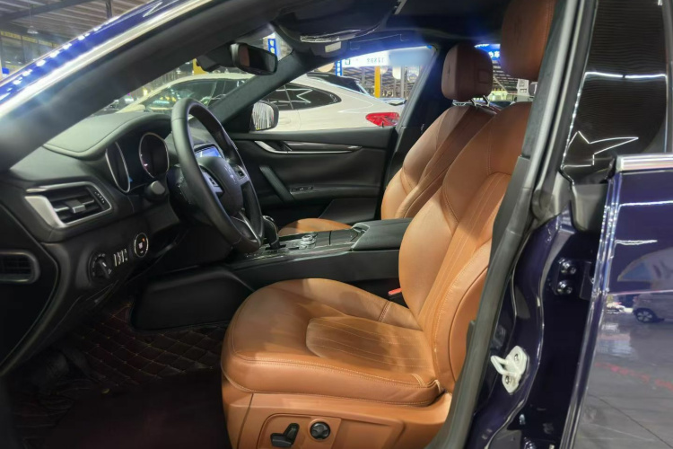 玛莎拉蒂 Ghibli 2018款 改款 3.0T 标准版中控内饰7005