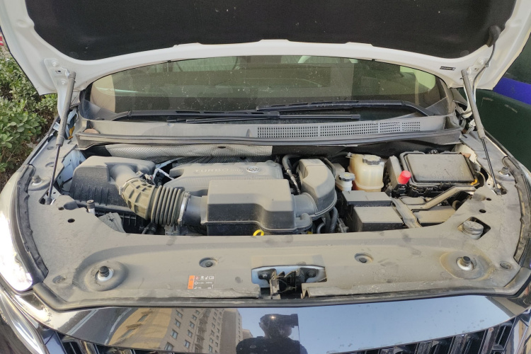 别克GL8 2022款 ES陆尊 653T 舒适型机舱底盘24