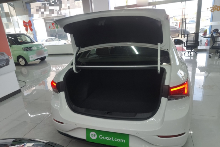 别克 英朗 2019款 18T 自动互联精英型 国VI机舱底盘23