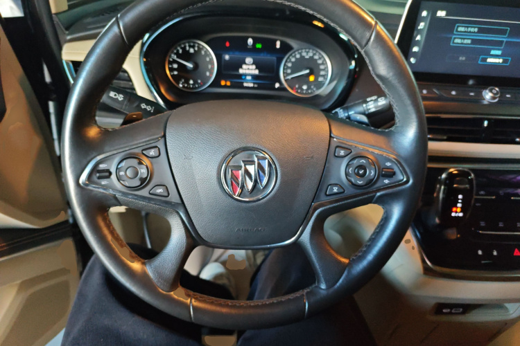 别克GL8 2023款 改款 陆上公务舱 豪华型中控内饰13