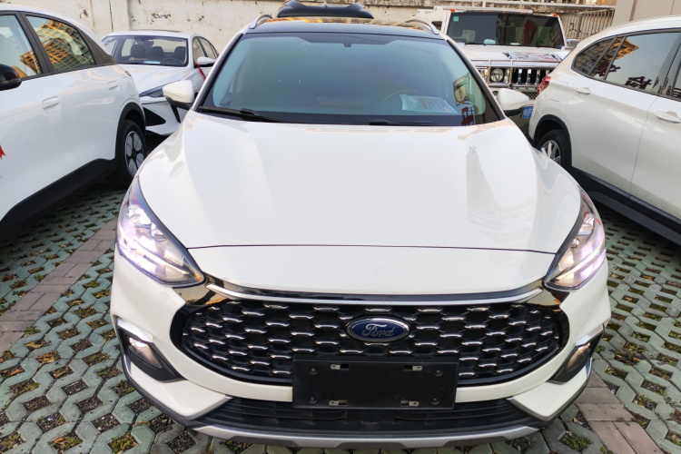 福特 福克斯 2021款 猎装版 EcoBoost 180 自动猎潮型车身外观2