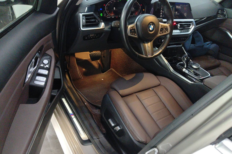 宝马3系 2021款 改款 320Li M运动套装中控内饰20