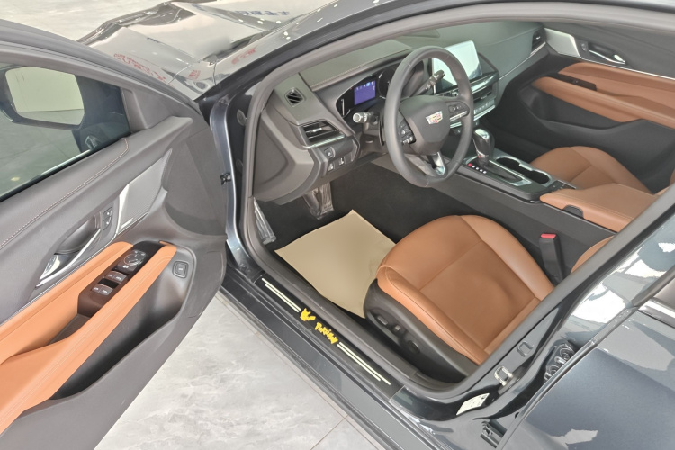 凯迪拉克CT4 2021款 28T 豪华型中控内饰20