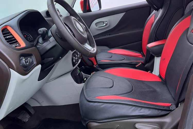 Jeep 自由侠 2016款 1.4T 自动高能版中控内饰7006