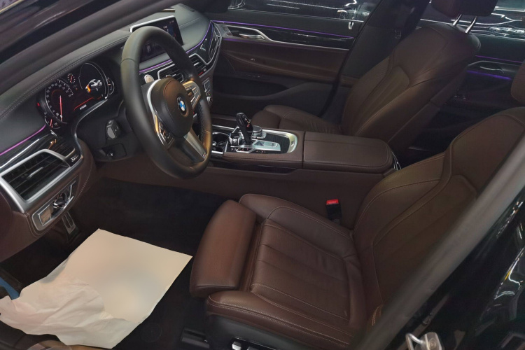 宝马7系 2018款 730Li 领先型 M运动套装局部细节19