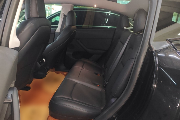 特斯拉 Model Y 2021款 标准续航后驱版中控内饰7004