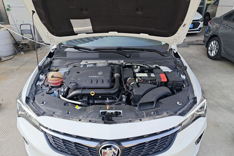 别克 威朗 2023款 Pro 乐享版机舱底盘24