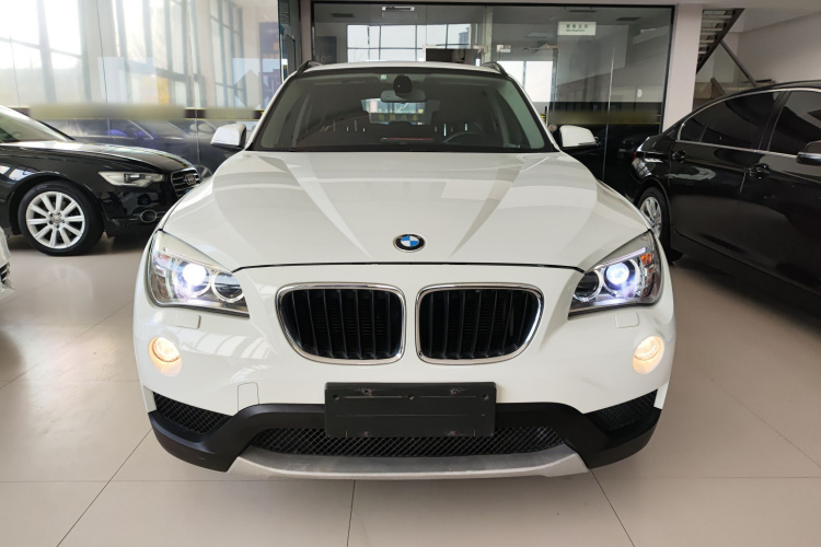 宝马X1 2013款 sDrive18i 领先型车身外观2