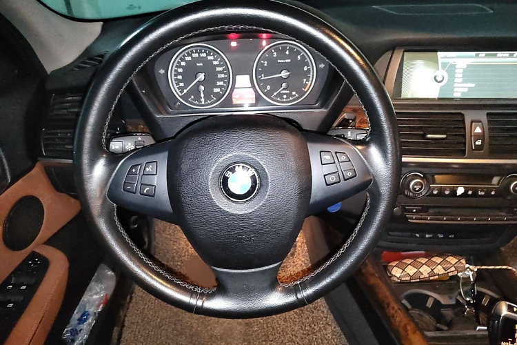 宝马X5(进口) 2013款 xDrive35i 领先型局部细节13