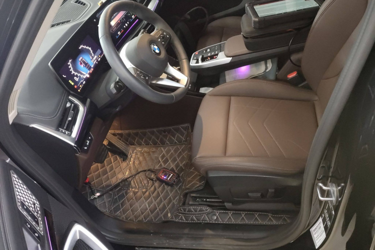 宝马X1 2023款 sDrive25Li X设计套装中控内饰19