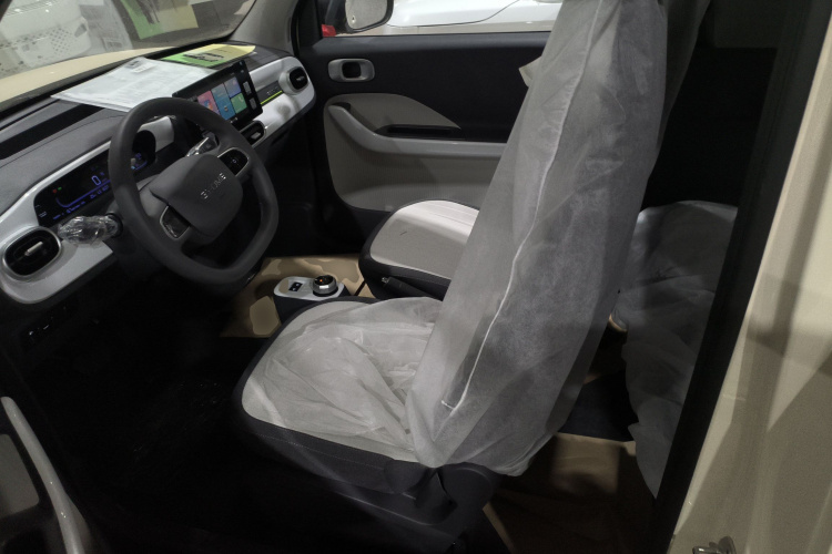 吉利银河 熊猫 2025款 210km 元气熊中控内饰19