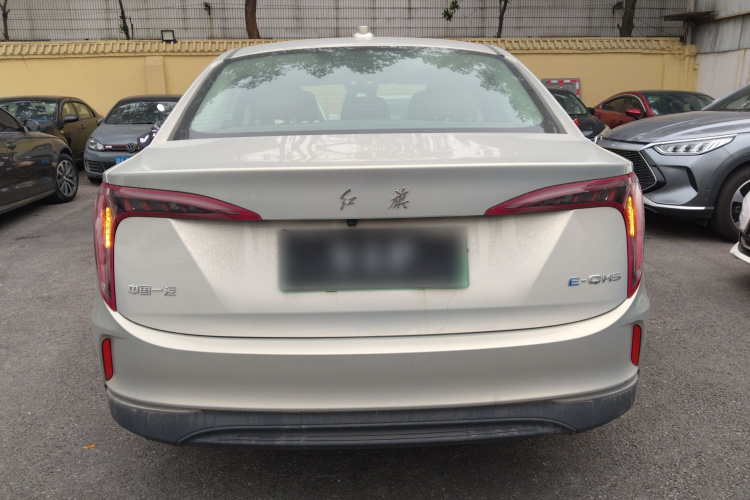 红旗E-QM5 2022款 431km 充电乐享版车身外观6004