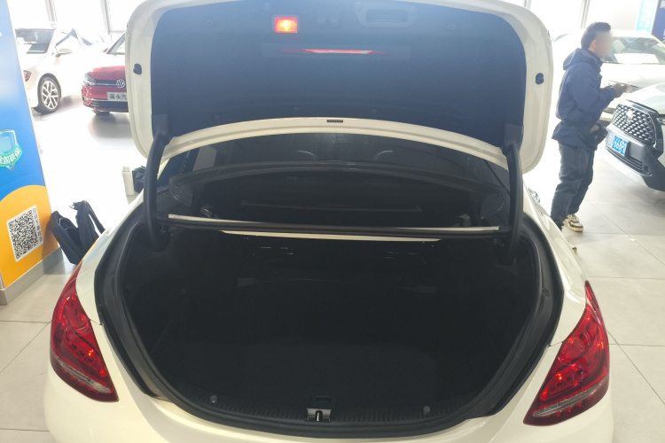 奔驰C级 2018款 C 200 L 运动版 成就特别版局部细节23