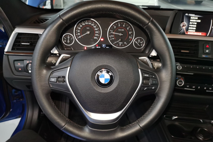 宝马3系 2017款 320i M运动型中控内饰13