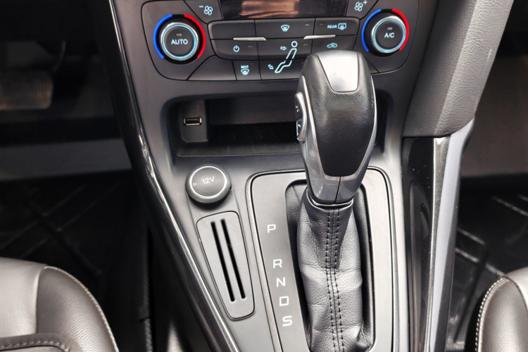 福特 福克斯 2015款 两厢 1.6L 自动风尚型局部细节18