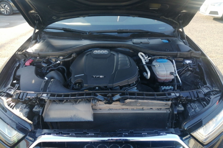 奥迪A6L 2018款 30周年年型 TFSI 进取型机舱底盘24