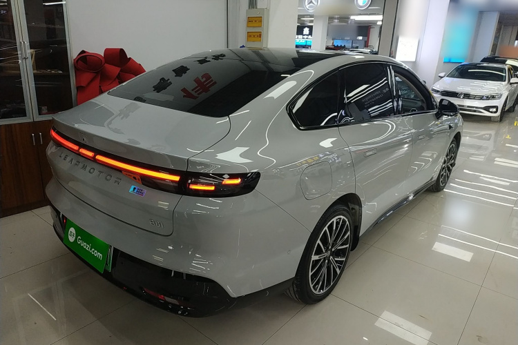 零跑汽车 零跑B01 2025款 650激光雷达版车身外观7