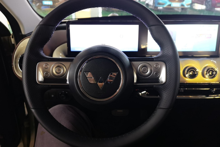 五菱汽车 五菱缤果 2023款 333km 灵犀互联款中控内饰13