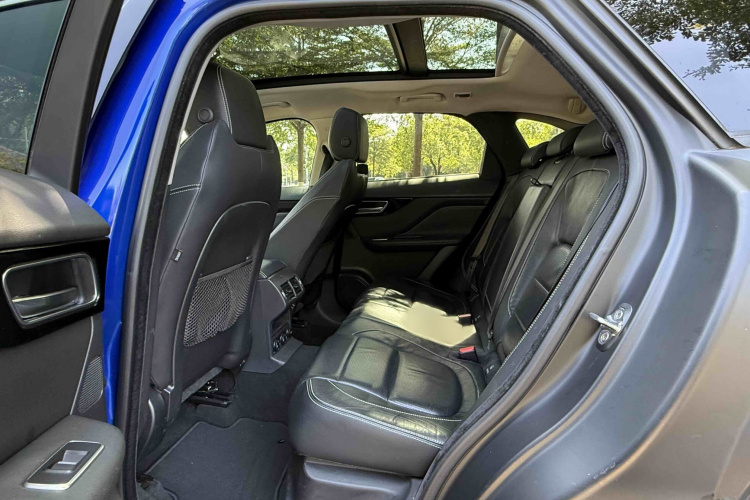 捷豹F-PACE 2018款 2.0T 四驱R-Sport运动版中控内饰7004