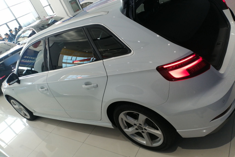 奥迪A3 2020款 Sportback 35 TFSI 时尚型 国VI车身外观4