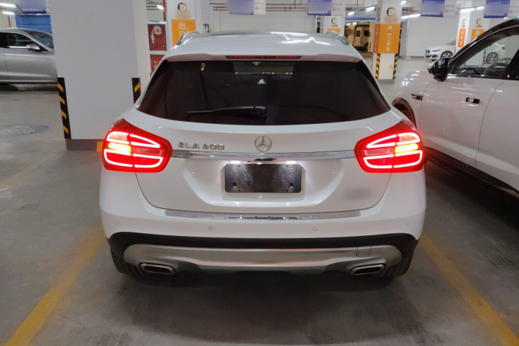 奔驰GLA 2016款 GLA 200 时尚型车身外观6